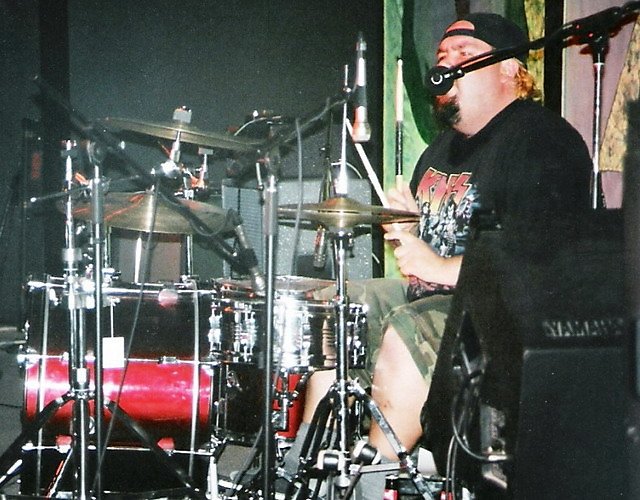 firstradfordsshowasa3pieceattheexchangejune1919995.jpg