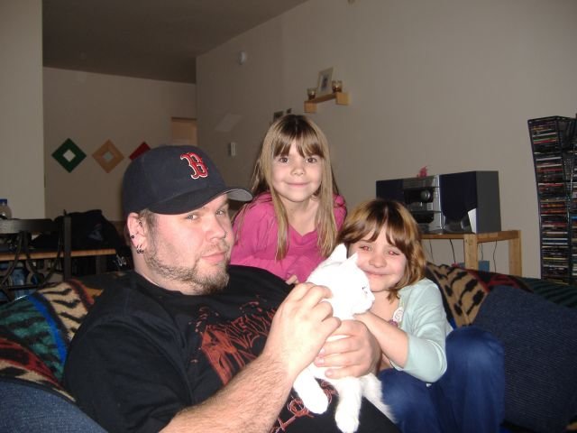 davewithnieceemilyanddaughteracyandecember292005.jpg
